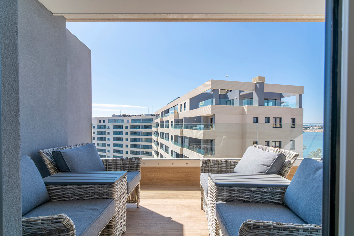 Resale - 3 Bedroom 2 Bathroom Flat / Apartment in Orihuela Costa - Punta Prima - Alicante