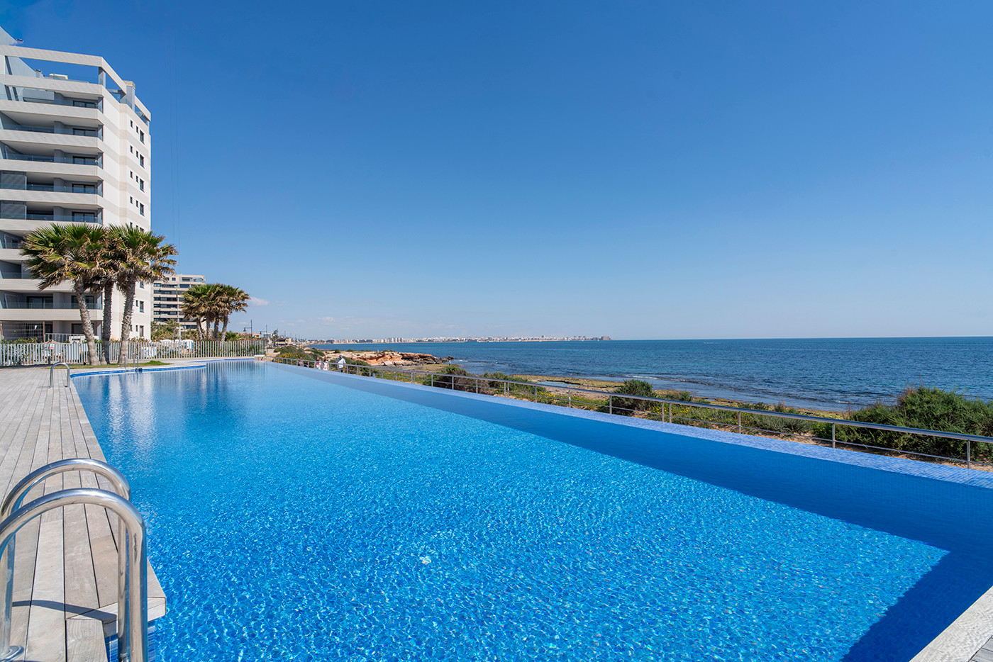 Resale - 3 Bedroom 2 Bathroom Flat / Apartment in Orihuela Costa - Punta Prima - Alicante