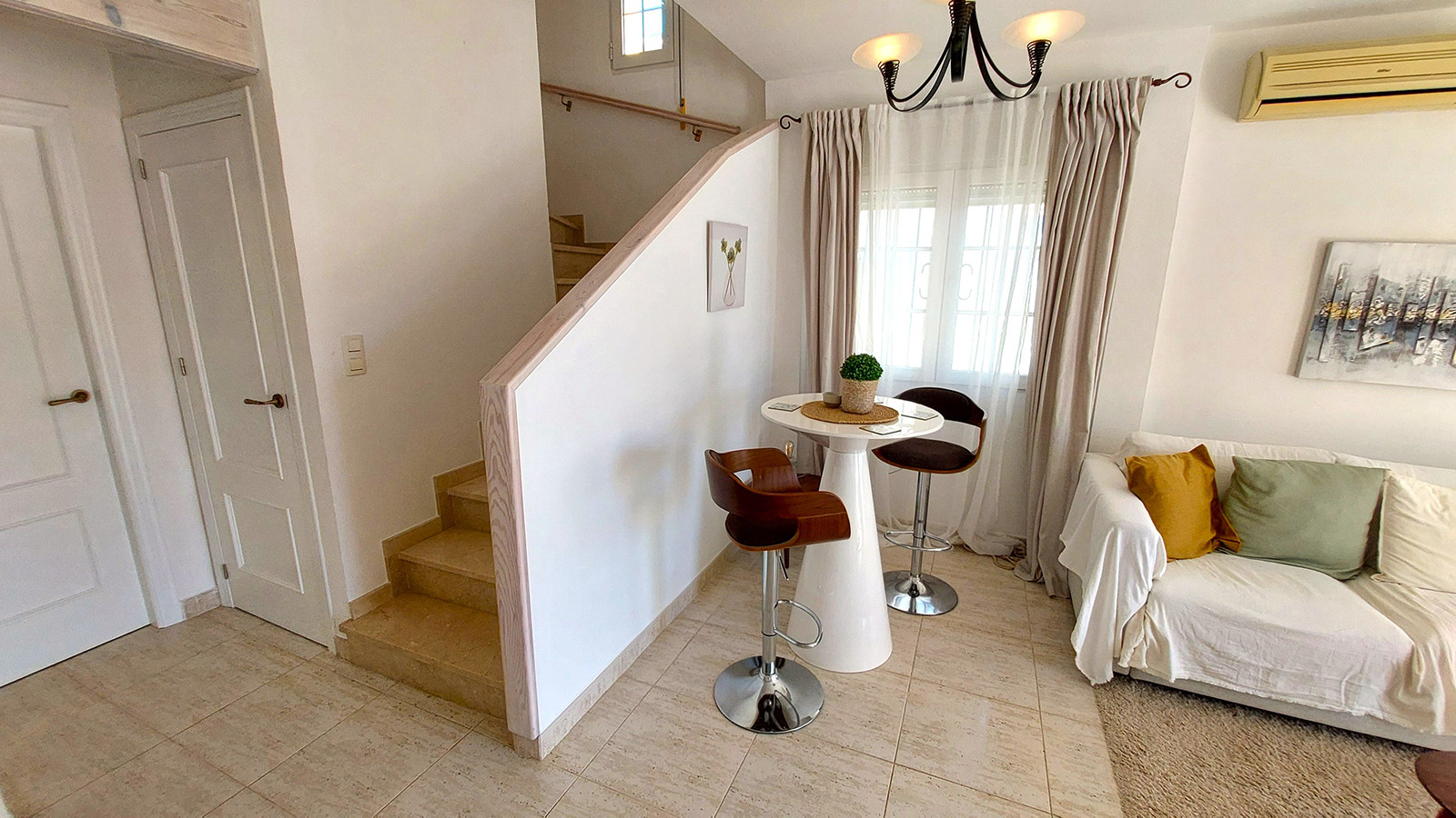 Resale - 3 Bedroom 3 Bathroom Villa in Orihuela Costa - Cabo Roig - Alicante