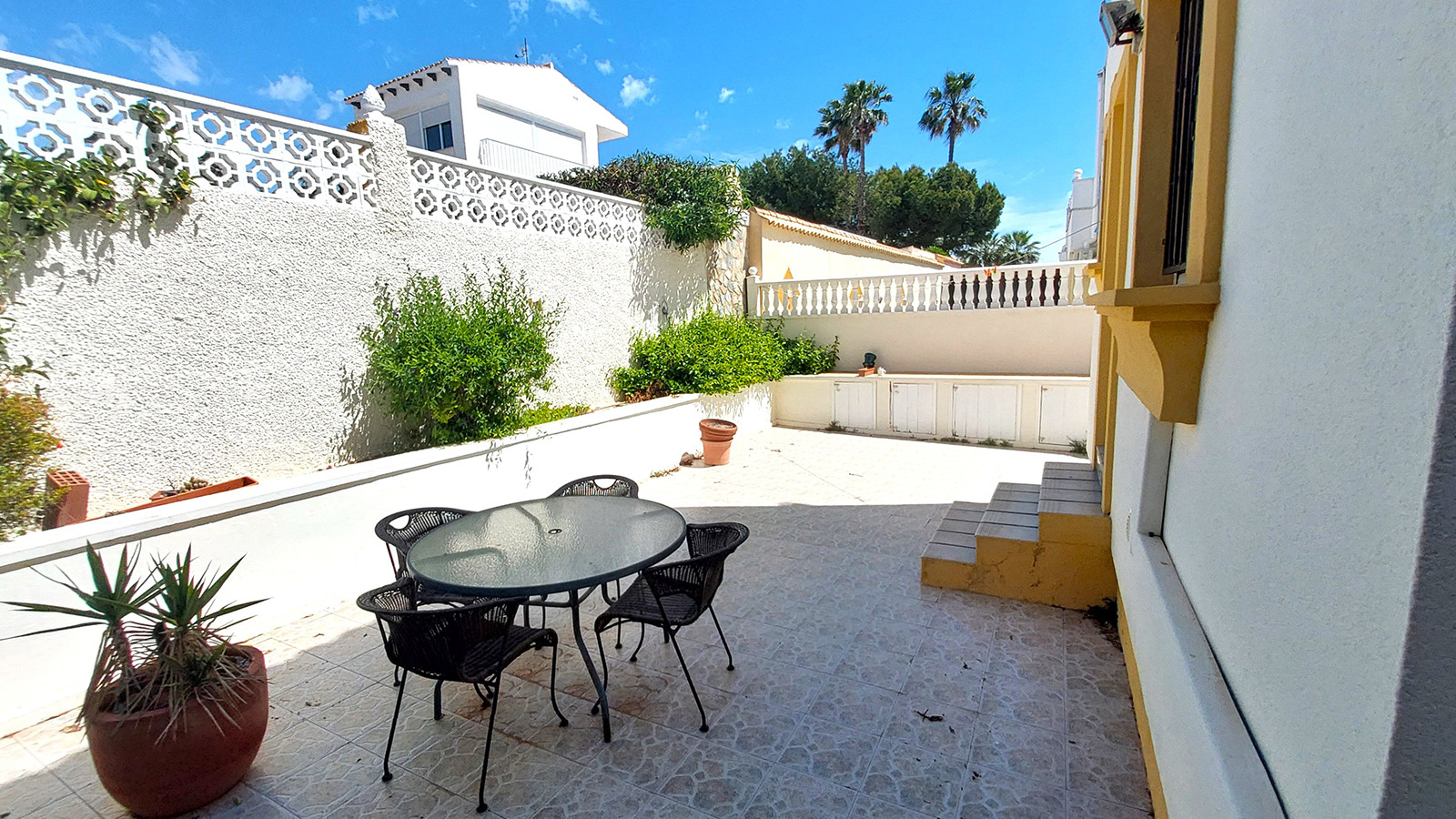 Resale - 3 Bedroom 3 Bathroom Villa in Orihuela Costa - Cabo Roig - Alicante