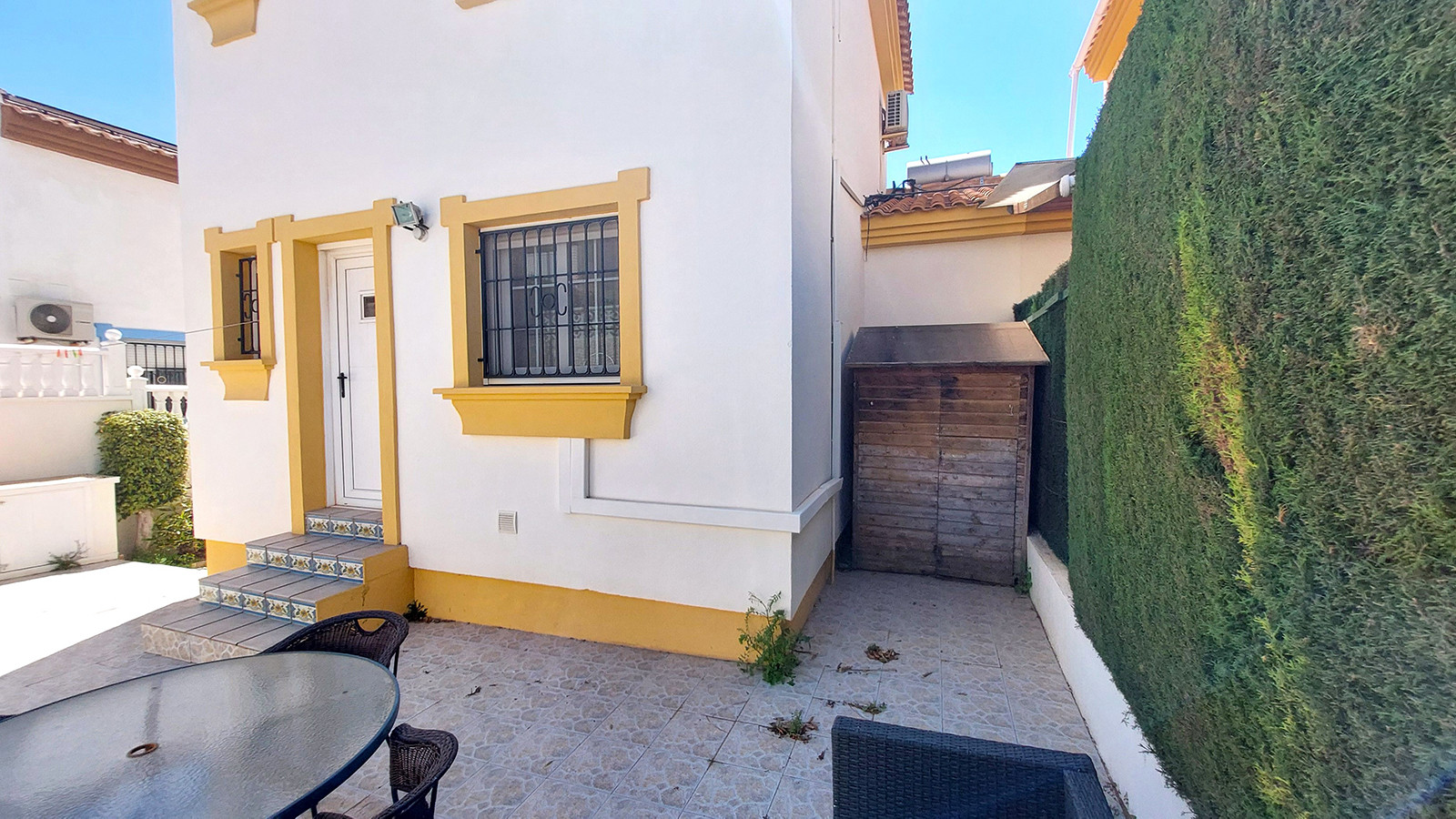 Resale - 3 Bedroom 3 Bathroom Villa in Orihuela Costa - Cabo Roig - Alicante