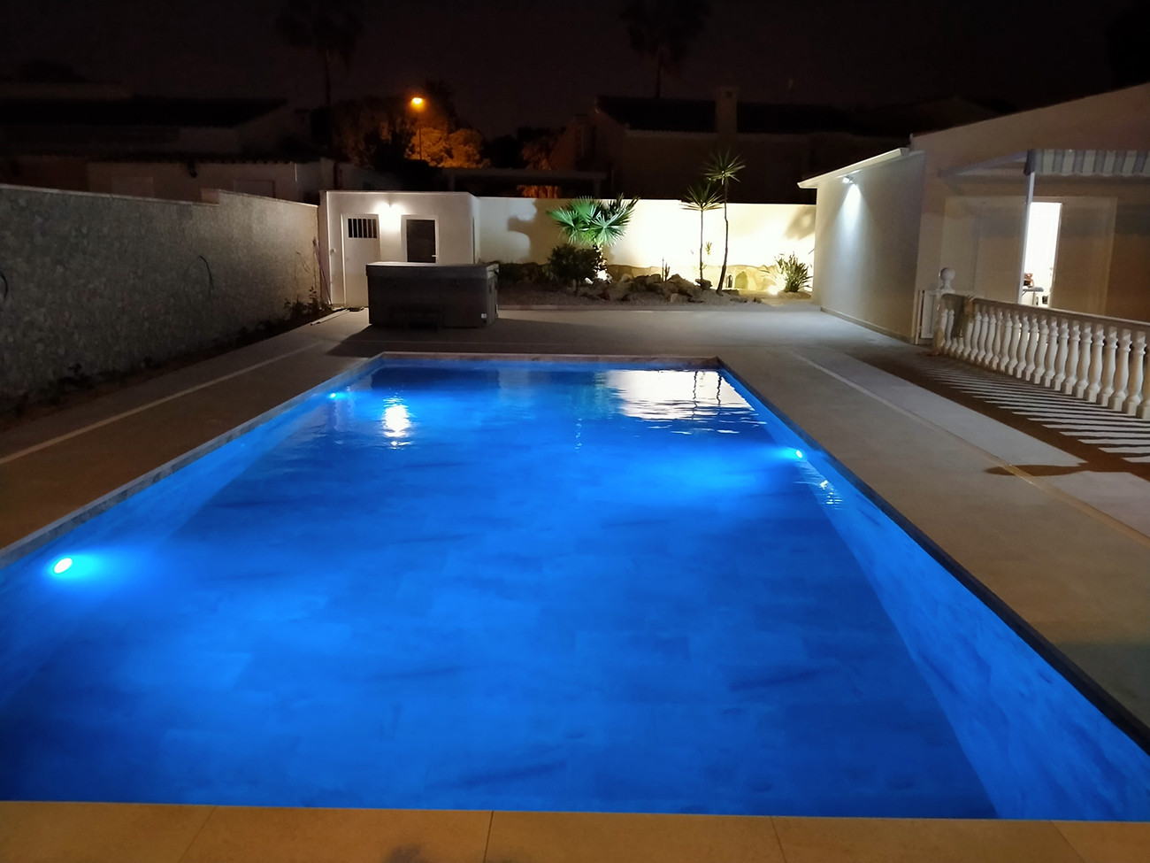 Resale - 6 Bedroom 5 Bathroom Villa in Orihuela Costa - La Zenia - Alicante