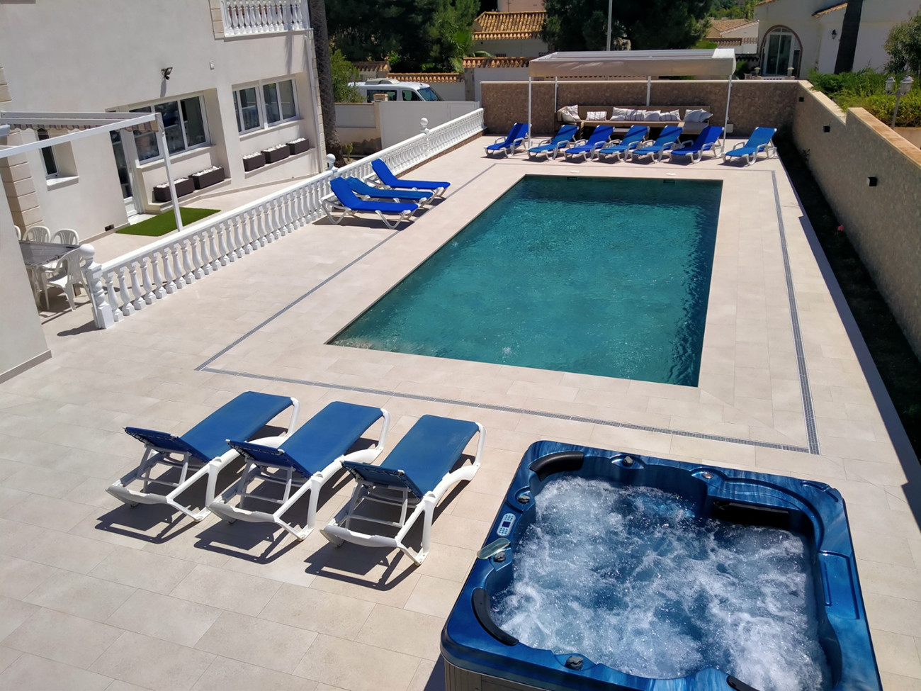 Resale - 6 Bedroom 5 Bathroom Villa in Orihuela Costa - La Zenia - Alicante