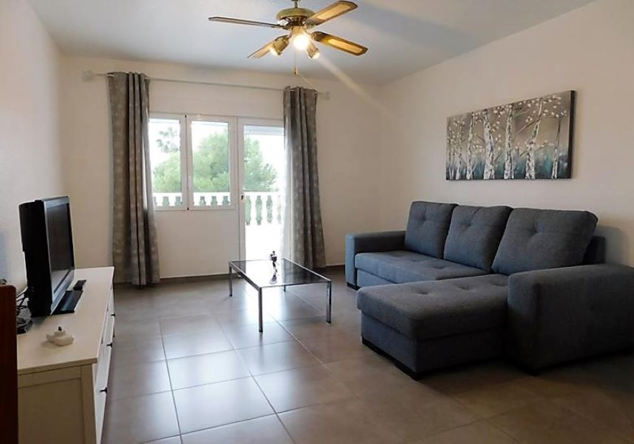 Resale - 6 Bedroom 5 Bathroom Villa in Orihuela Costa - La Zenia - Alicante