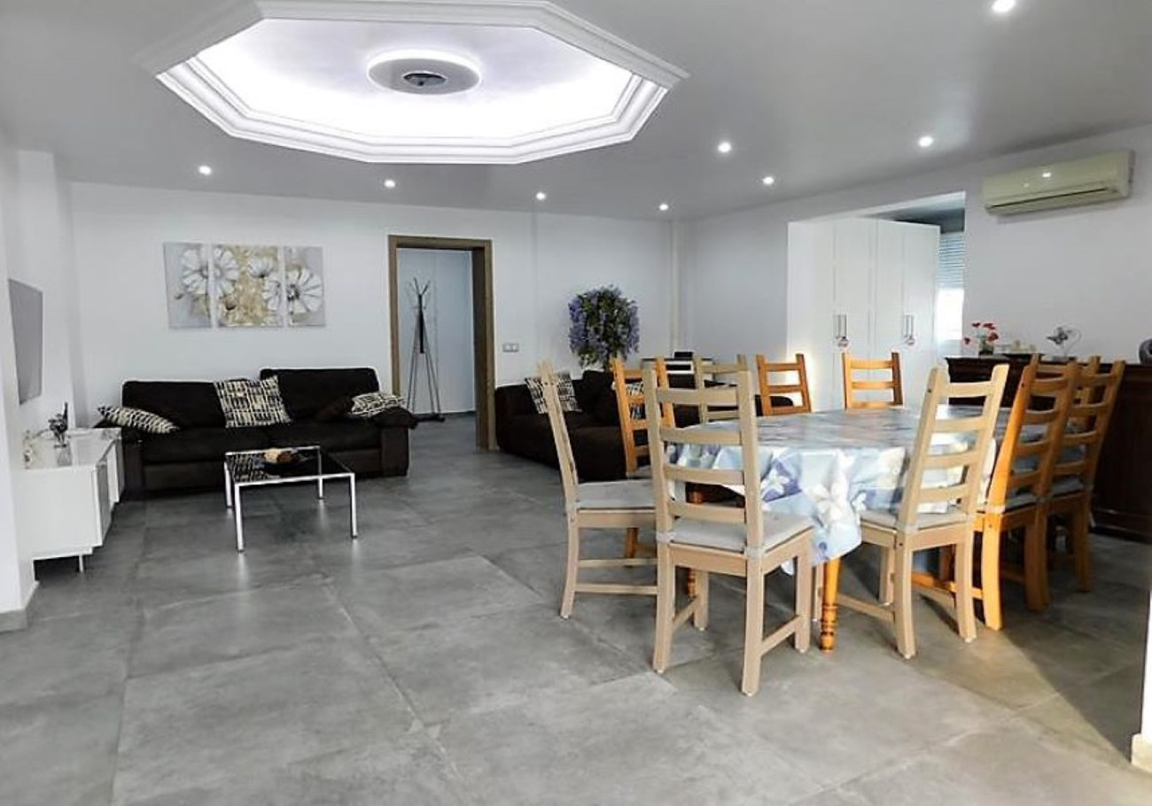 Resale - 6 Bedroom 5 Bathroom Villa in Orihuela Costa - La Zenia - Alicante