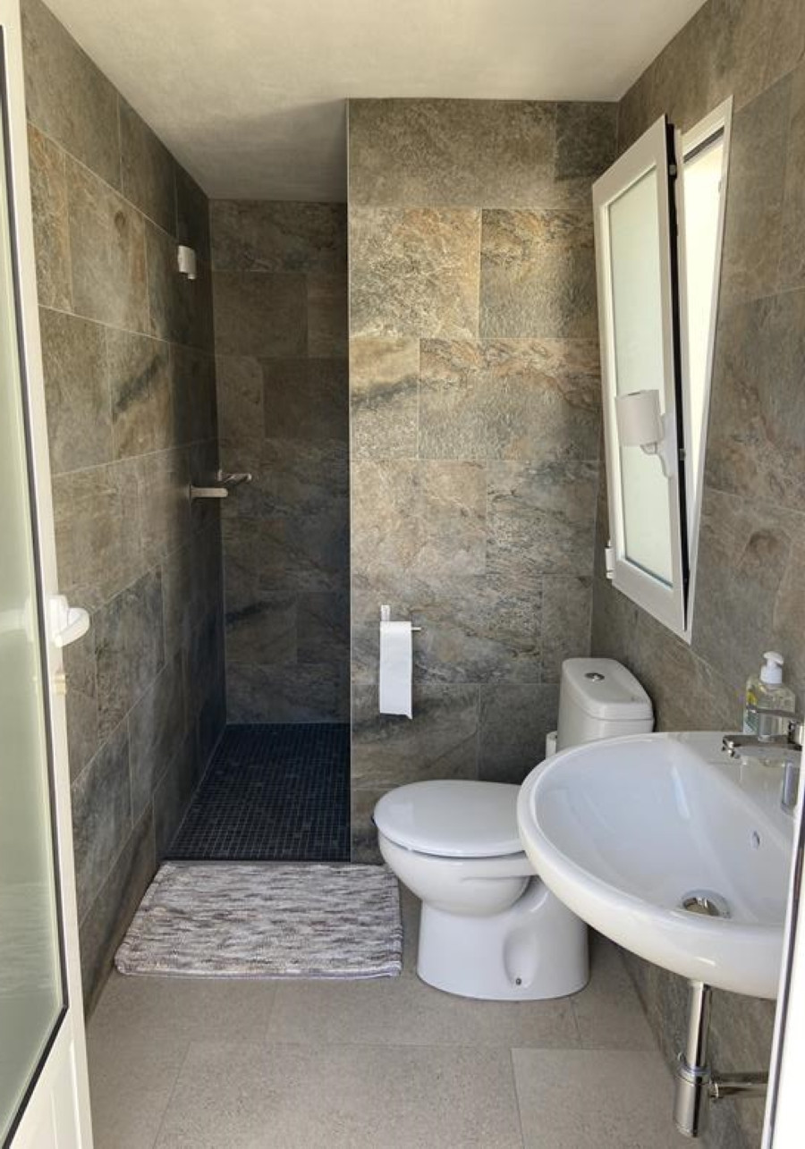 Resale - 6 Bedroom 5 Bathroom Villa in Orihuela Costa - La Zenia - Alicante