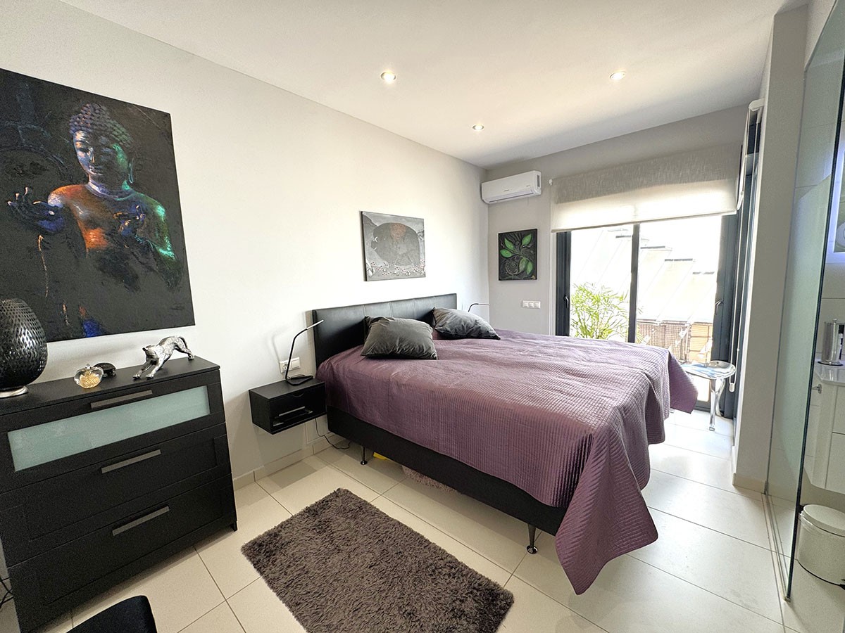 Resale - 3 Bedroom 2 Bathroom Villa in Orihuela Costa - Lomas de Cabo Roig - Alicante