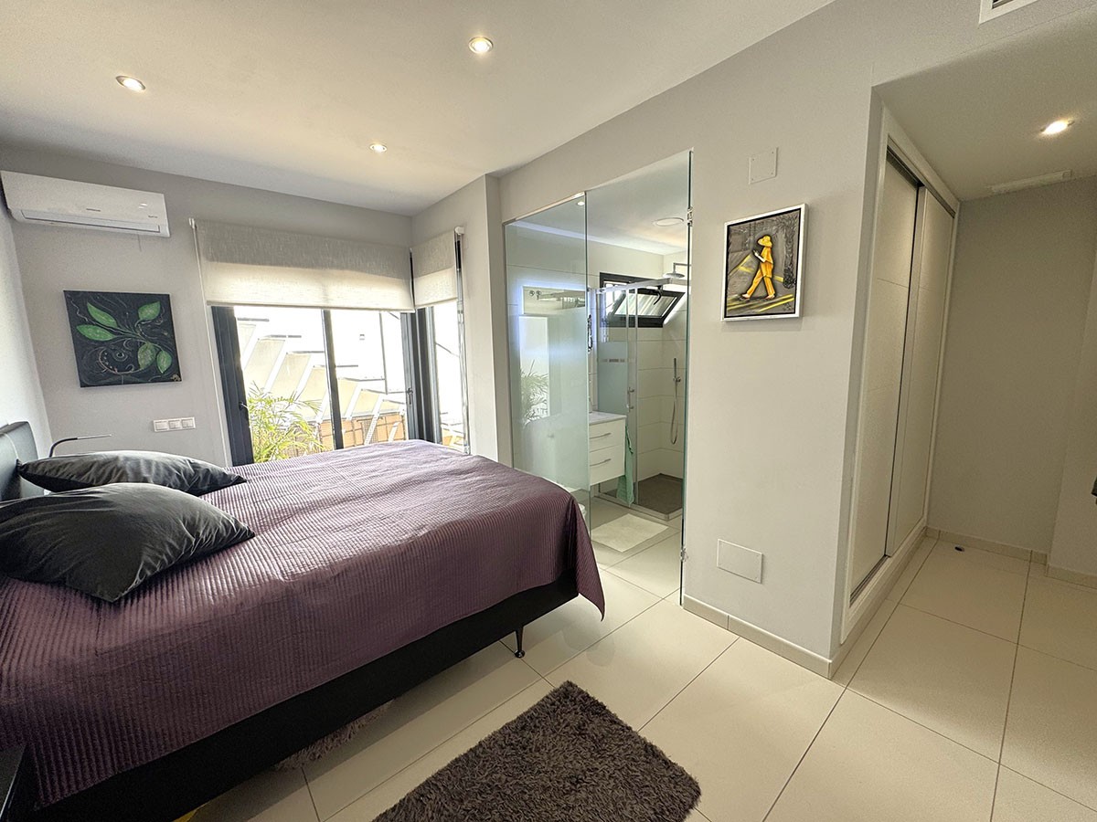 Resale - 3 Bedroom 2 Bathroom Villa in Orihuela Costa - Lomas de Cabo Roig - Alicante