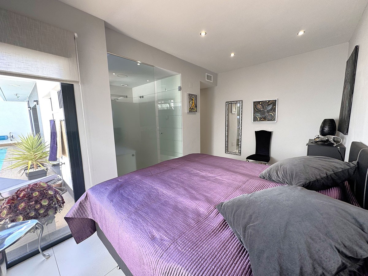 Resale - 3 Bedroom 2 Bathroom Villa in Orihuela Costa - Lomas de Cabo Roig - Alicante