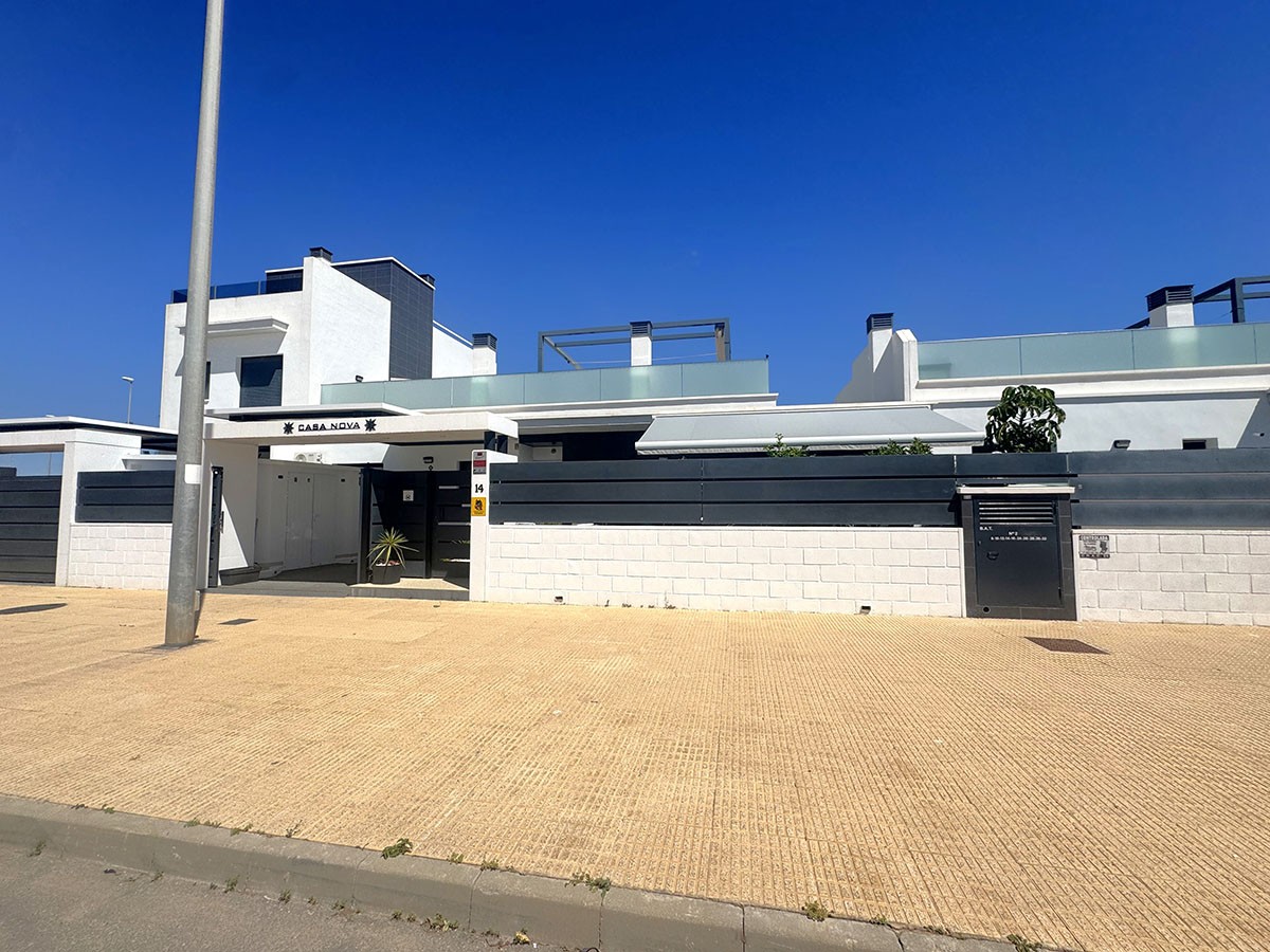 Resale - 3 Bedroom 2 Bathroom Villa in Orihuela Costa - Lomas de Cabo Roig - Alicante