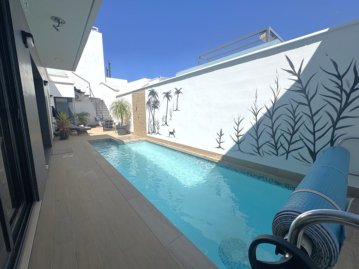 Resale - 3 Bedroom 2 Bathroom Villa in Orihuela Costa - Lomas de Cabo Roig - Alicante