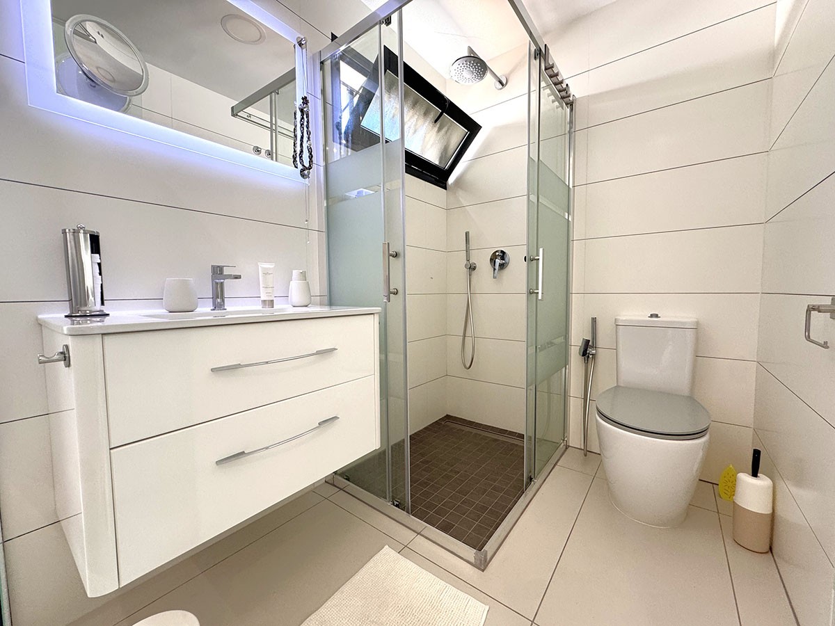 Resale - 3 Bedroom 2 Bathroom Villa in Orihuela Costa - Lomas de Cabo Roig - Alicante