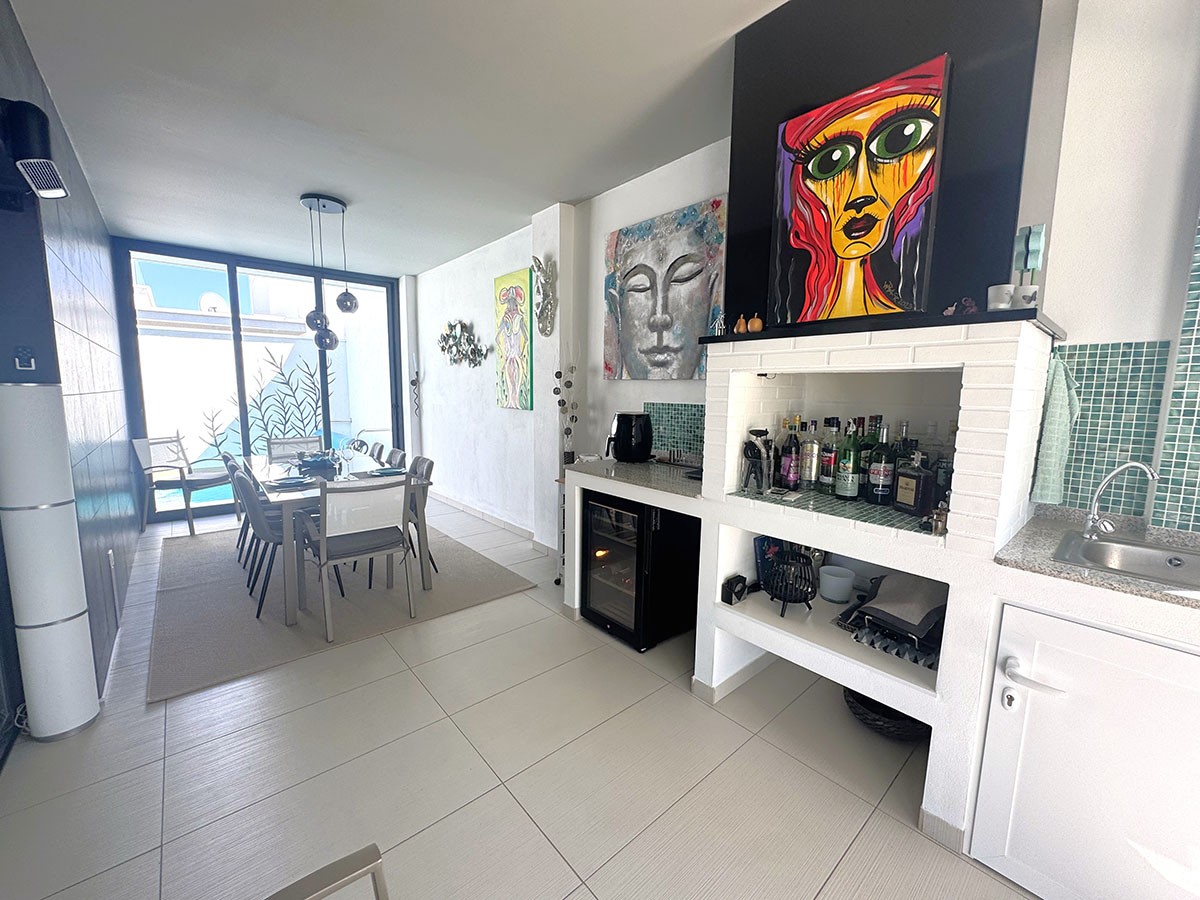 Resale - 3 Bedroom 2 Bathroom Villa in Orihuela Costa - Lomas de Cabo Roig - Alicante