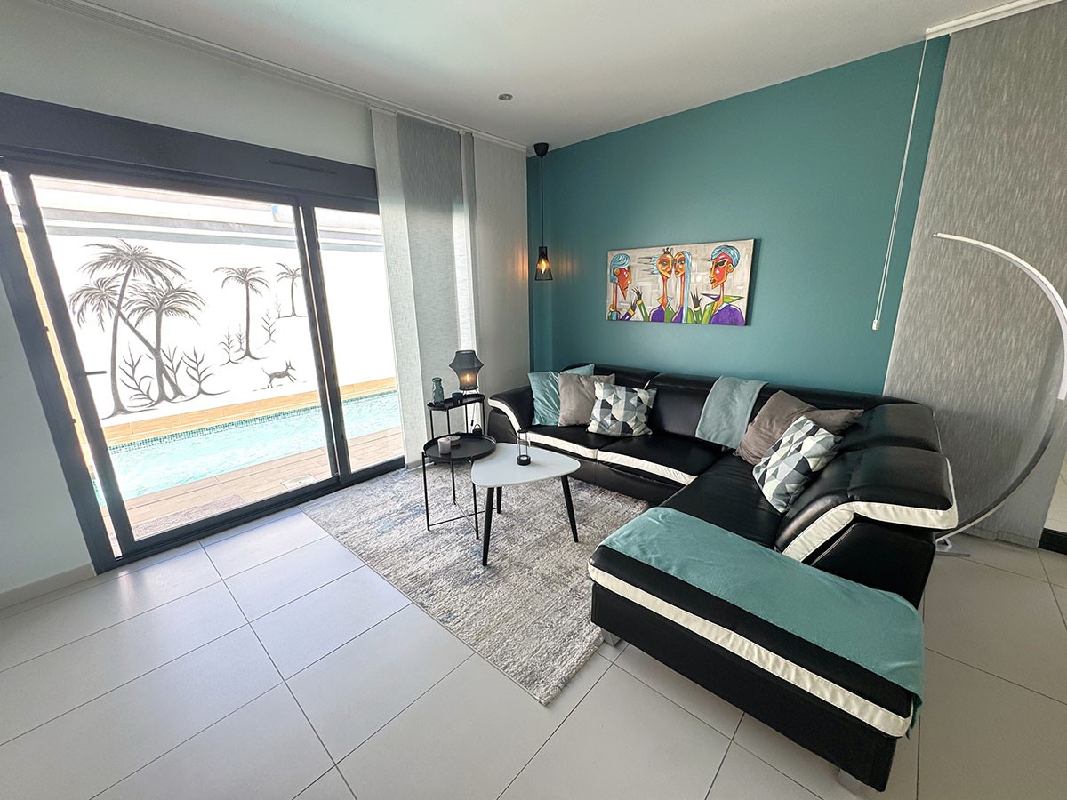 Resale - 3 Bedroom 2 Bathroom Villa in Orihuela Costa - Lomas de Cabo Roig - Alicante