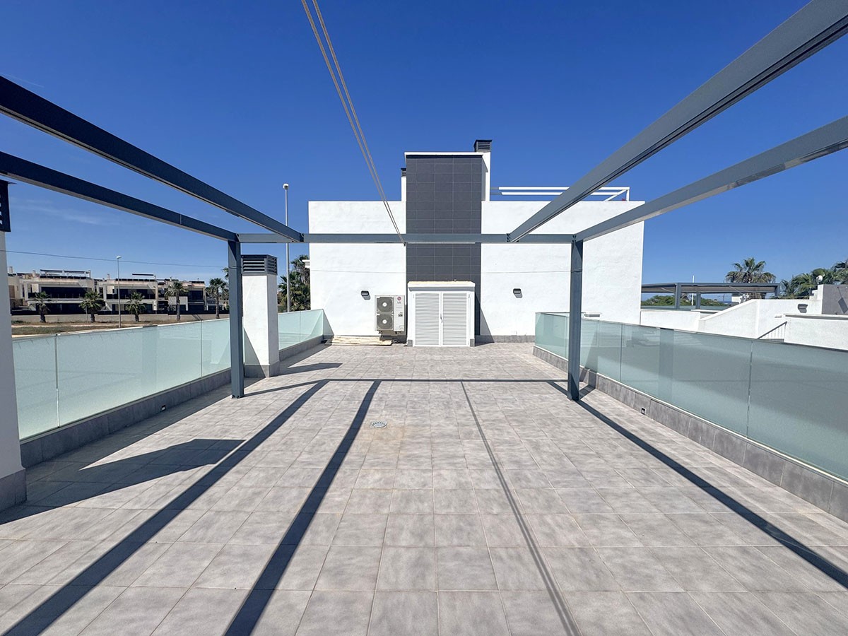 Resale - 3 Bedroom 2 Bathroom Villa in Orihuela Costa - Lomas de Cabo Roig - Alicante