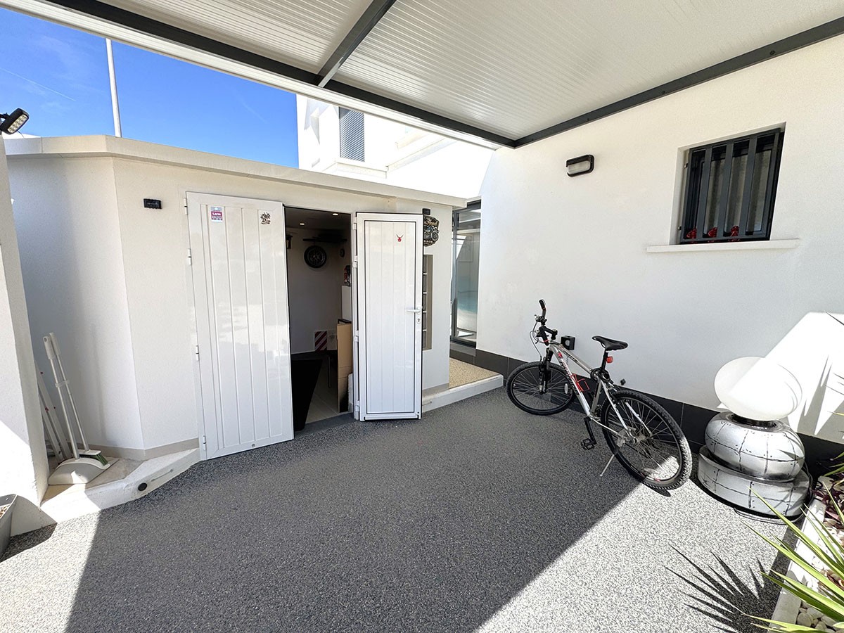 Resale - 3 Bedroom 2 Bathroom Villa in Orihuela Costa - Lomas de Cabo Roig - Alicante