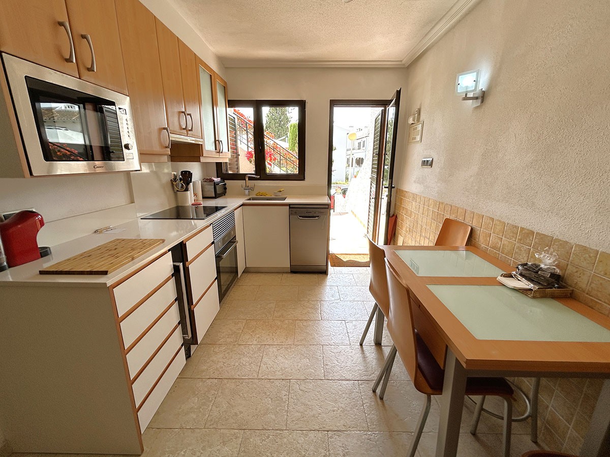 Resale - 3 Bedroom 3 Bathroom Townhouse in Orihuela Costa - Cabo Roig - Alicante