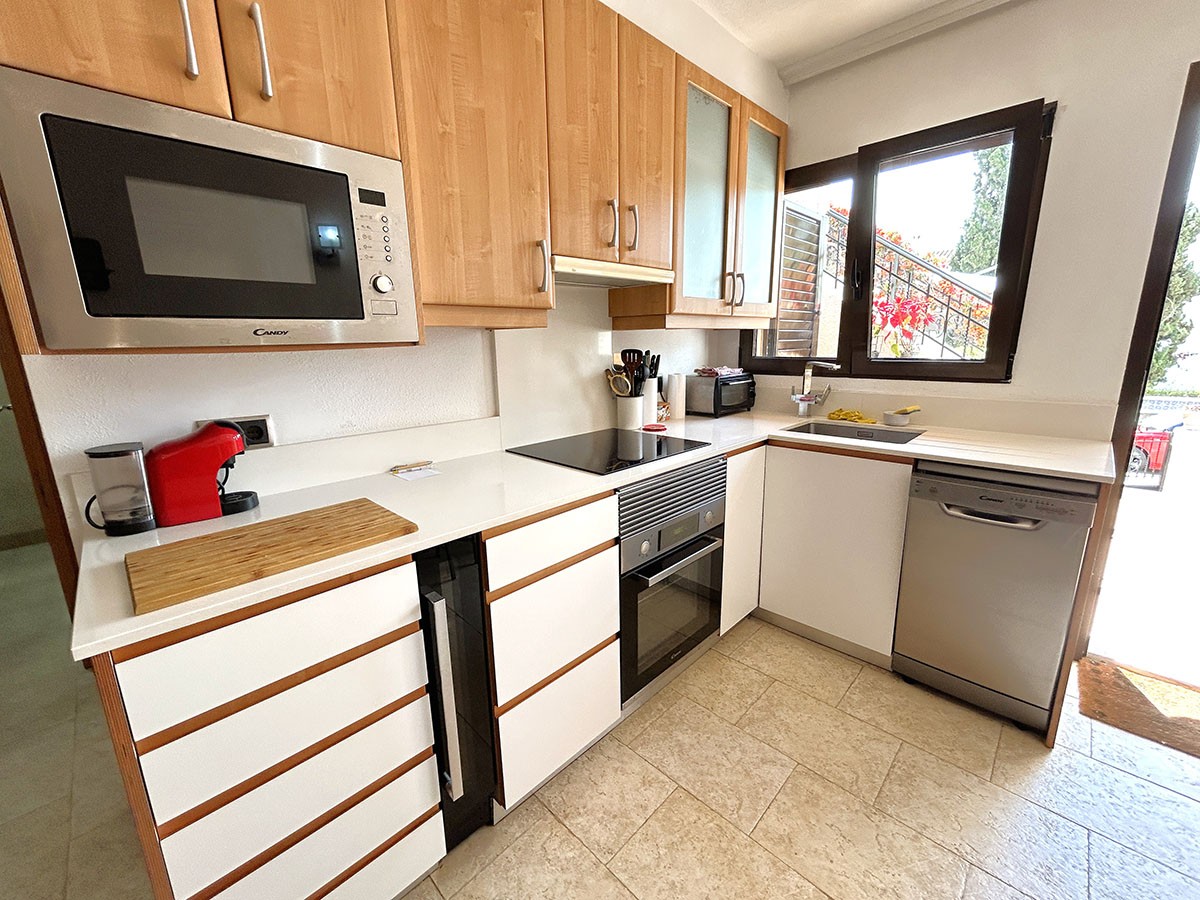 Resale - 3 Bedroom 3 Bathroom Townhouse in Orihuela Costa - Cabo Roig - Alicante