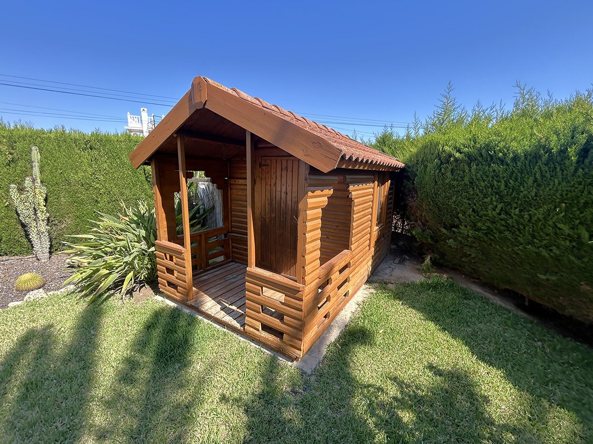 Resale - 3 Bedroom 2 Bathroom Villa in Orihuela Costa - Cabo Roig - Alicante