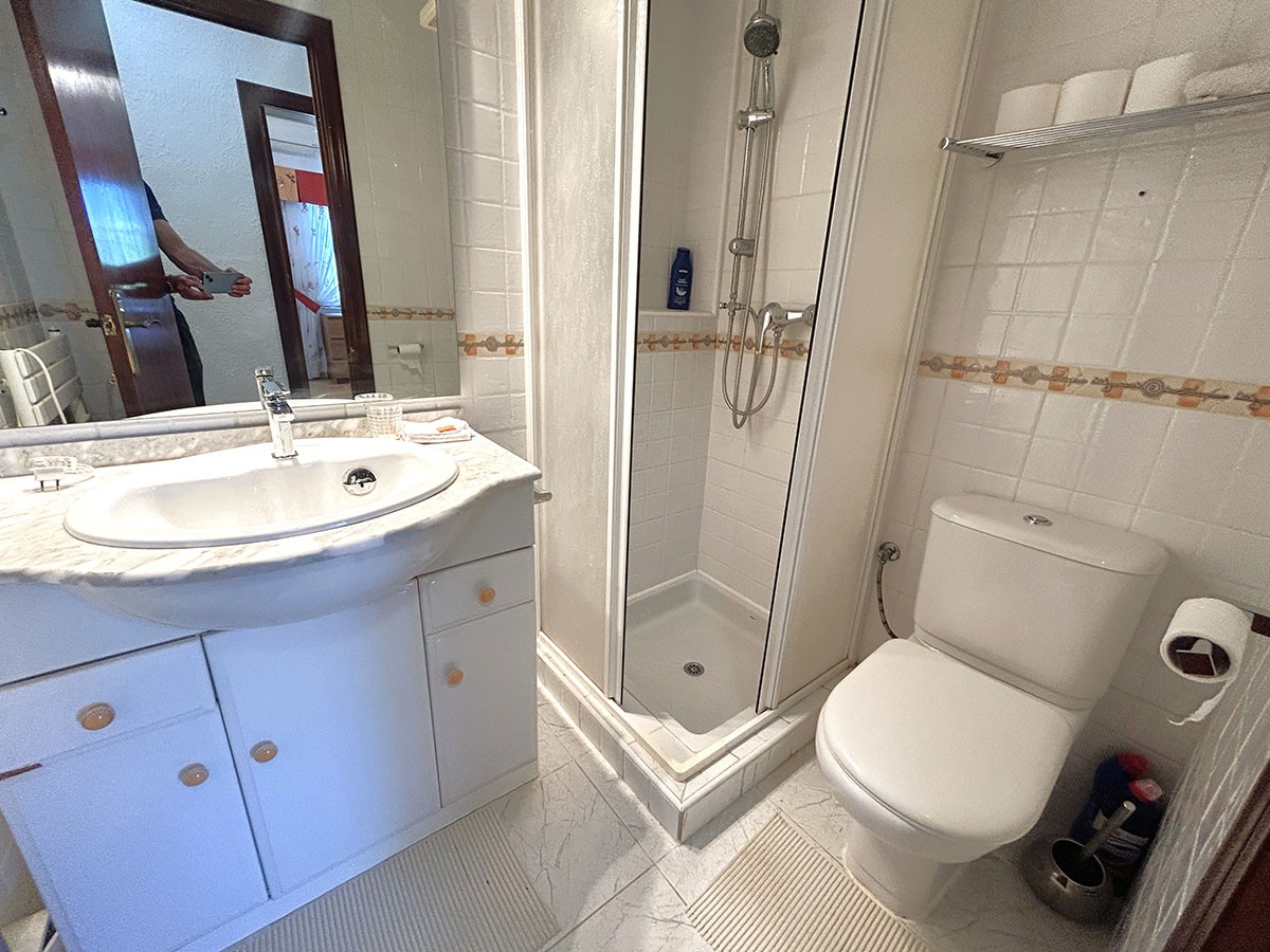 Resale - 3 Bedroom 2 Bathroom Villa in Orihuela Costa - Cabo Roig - Alicante