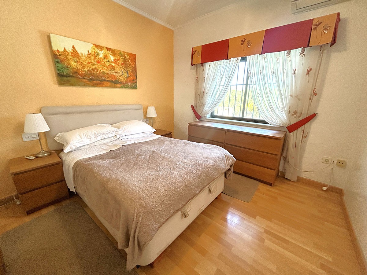 Resale - 3 Bedroom 2 Bathroom Villa in Orihuela Costa - Cabo Roig - Alicante