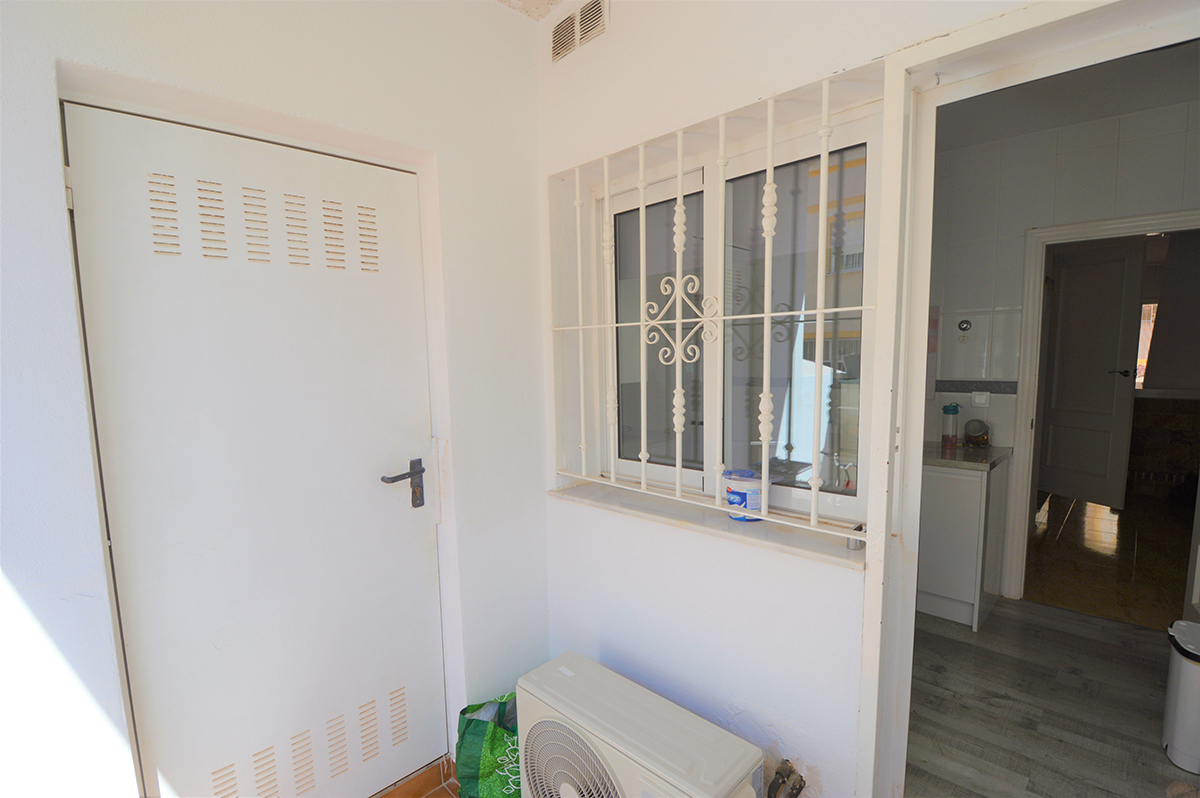 Resale - 3 Bedroom 3 Bathroom Townhouse in Orihuela Costa - Playa Flamenca - Alicante