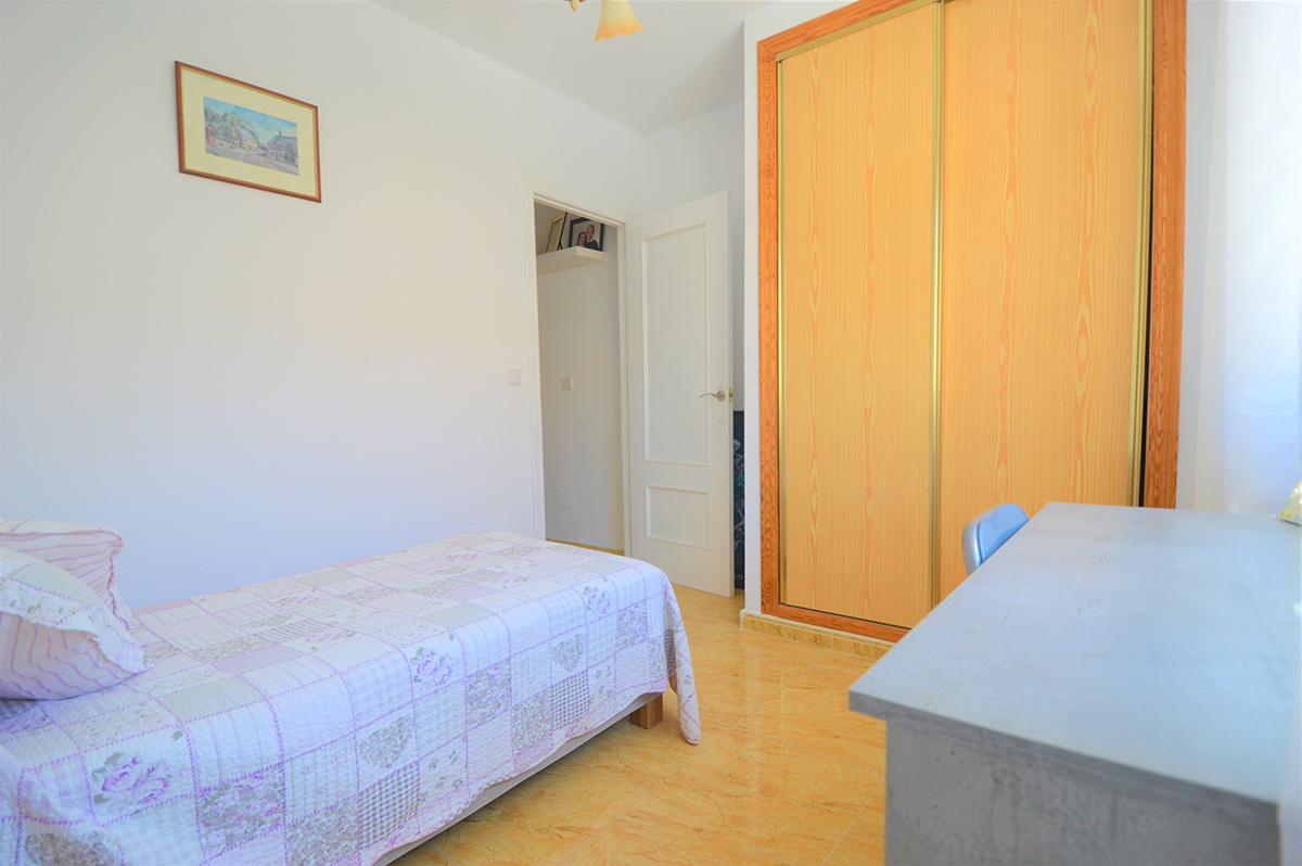 Resale - 3 Bedroom 3 Bathroom Townhouse in Orihuela Costa - Playa Flamenca - Alicante