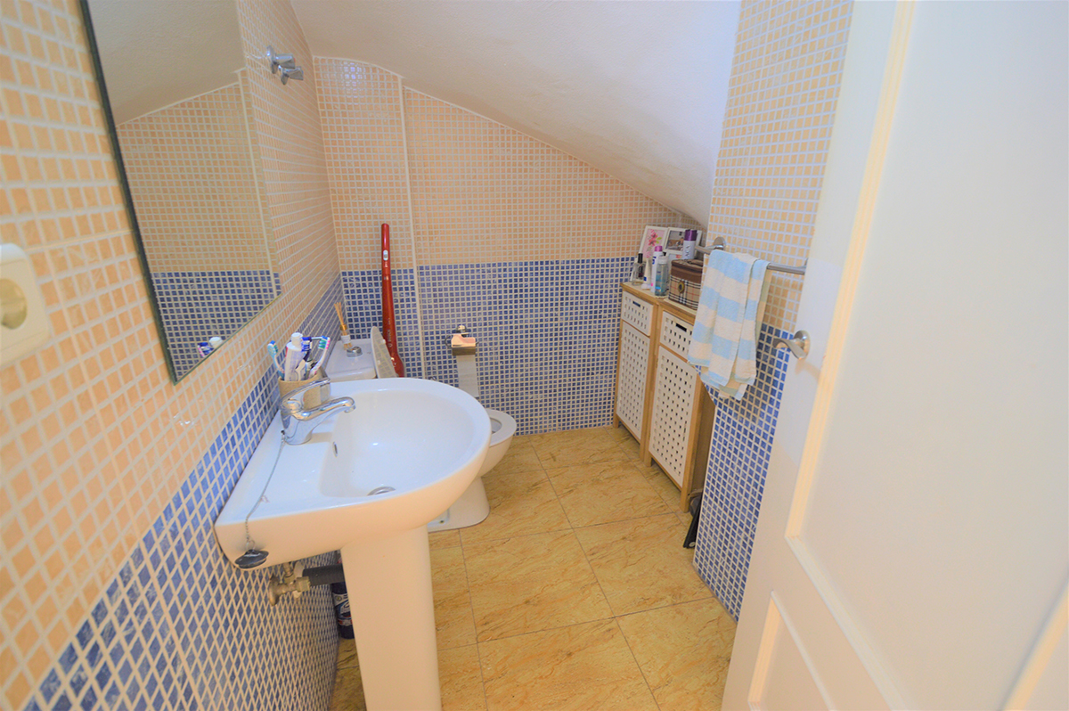 Resale - 3 Bedroom 3 Bathroom Townhouse in Orihuela Costa - Playa Flamenca - Alicante