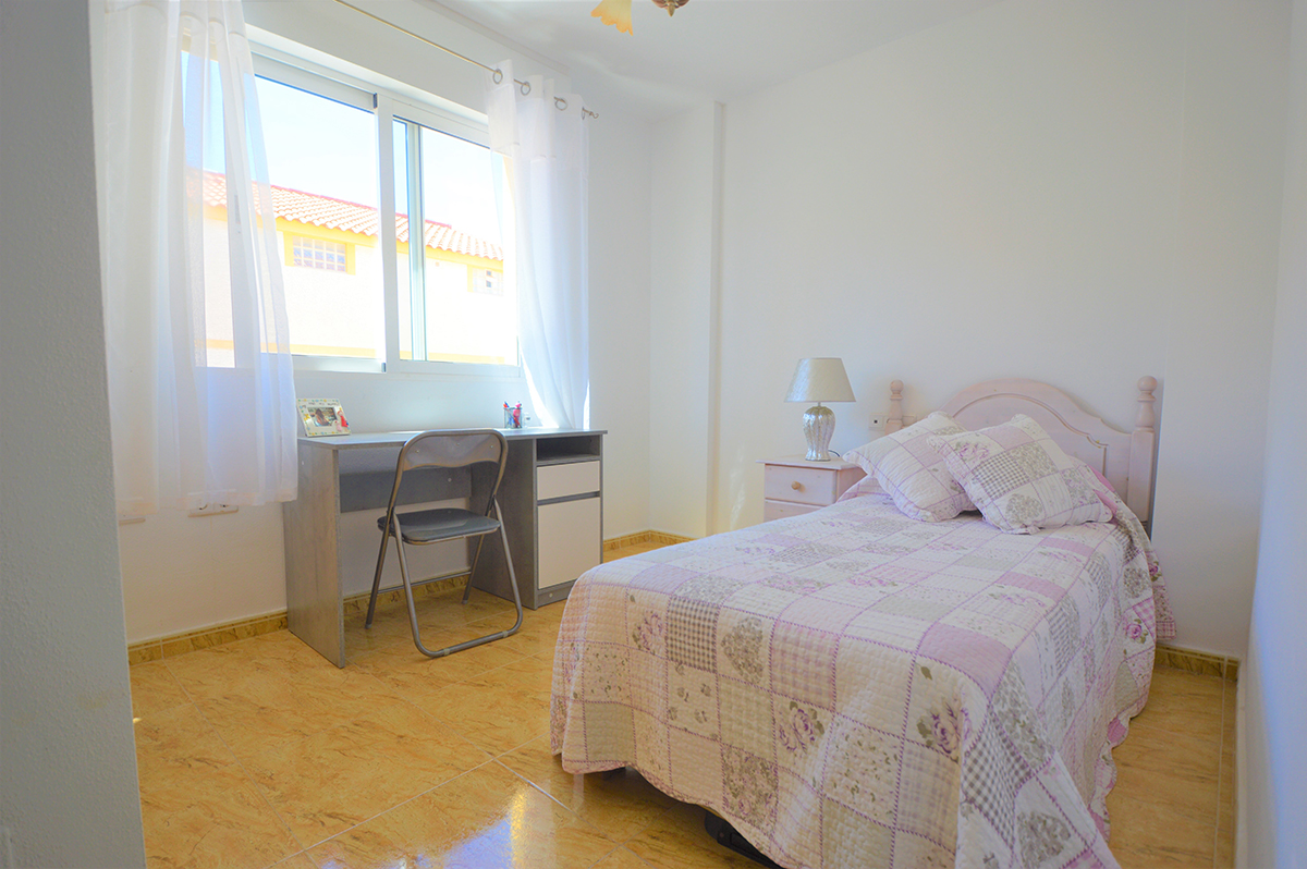 Resale - 3 Bedroom 3 Bathroom Townhouse in Orihuela Costa - Playa Flamenca - Alicante