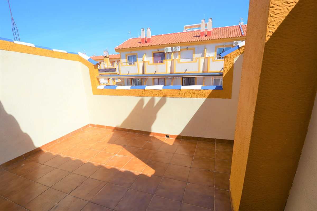 Resale - 3 Bedroom 3 Bathroom Townhouse in Orihuela Costa - Playa Flamenca - Alicante