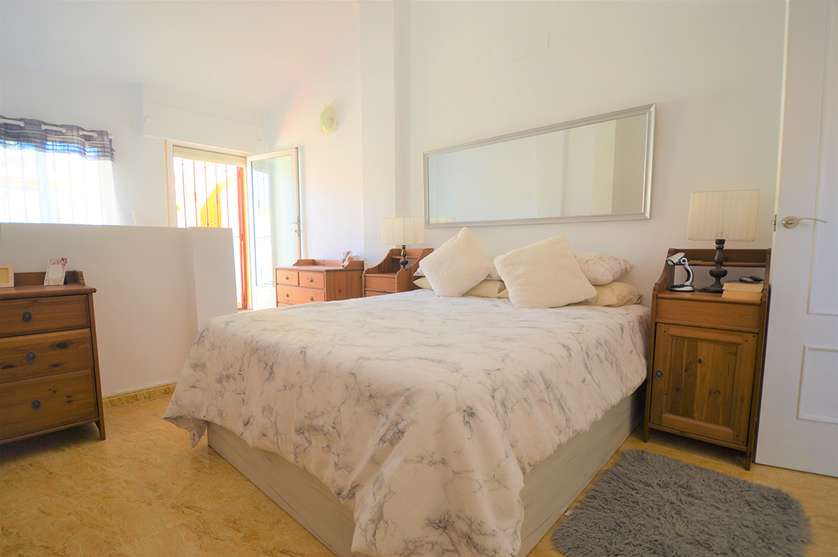 Resale - 3 Bedroom 3 Bathroom Townhouse in Orihuela Costa - Playa Flamenca - Alicante