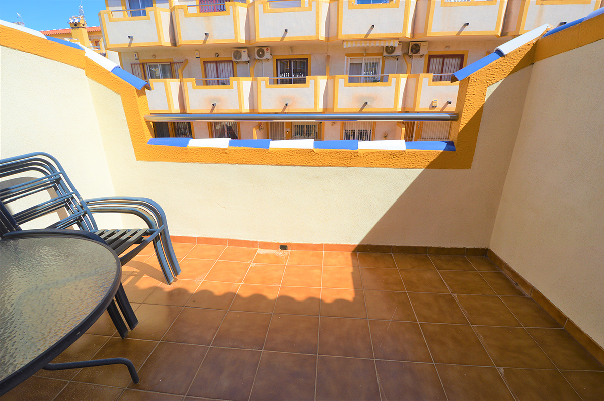 Resale - 3 Bedroom 3 Bathroom Townhouse in Orihuela Costa - Playa Flamenca - Alicante