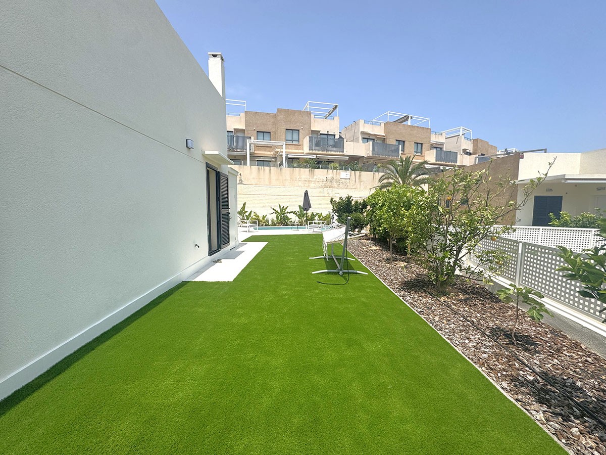 Resale - 3 Bedroom 2 Bathroom Villa in Orihuela Costa - La Zenia - Alicante