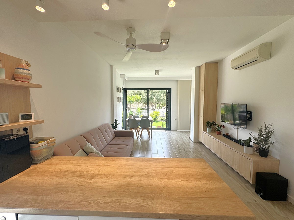 Resale - 3 Bedroom 2 Bathroom Villa in Orihuela Costa - La Zenia - Alicante