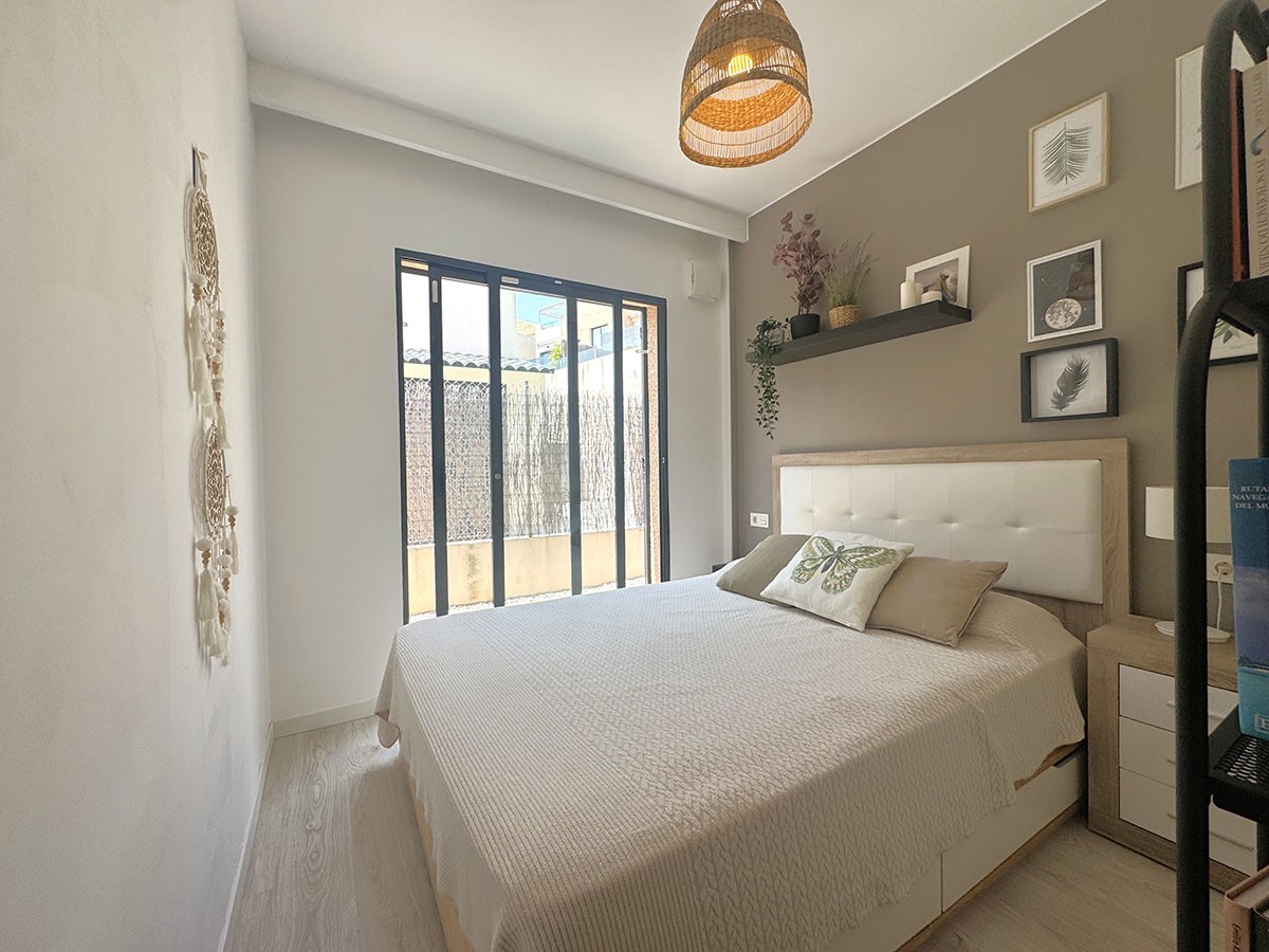 Resale - 3 Bedroom 2 Bathroom Villa in Orihuela Costa - La Zenia - Alicante