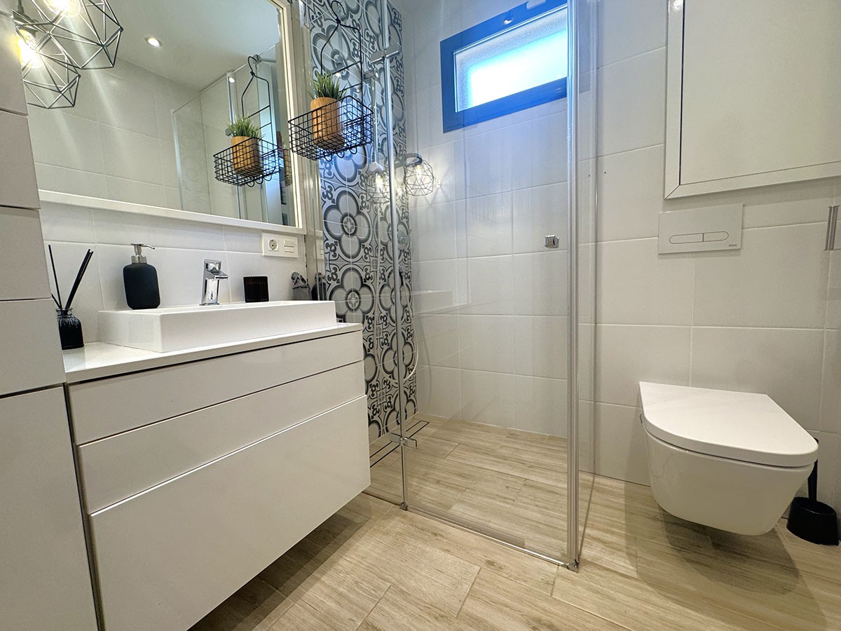 Resale - 3 Bedroom 2 Bathroom Villa in Orihuela Costa - La Zenia - Alicante