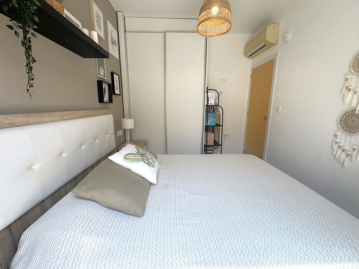 Resale - 3 Bedroom 2 Bathroom Villa in Orihuela Costa - La Zenia - Alicante