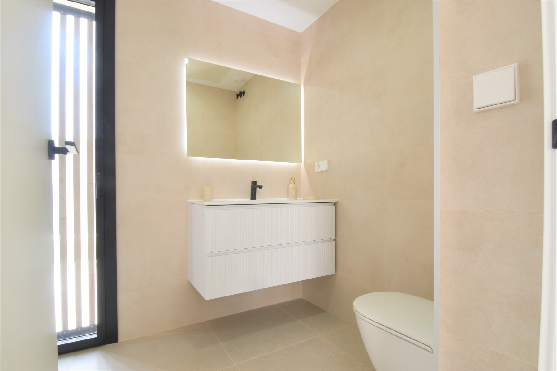 Resale - 3 Bedroom 2 Bathroom Villa in Orihuela Costa - Lomas de Cabo Roig - Alicante