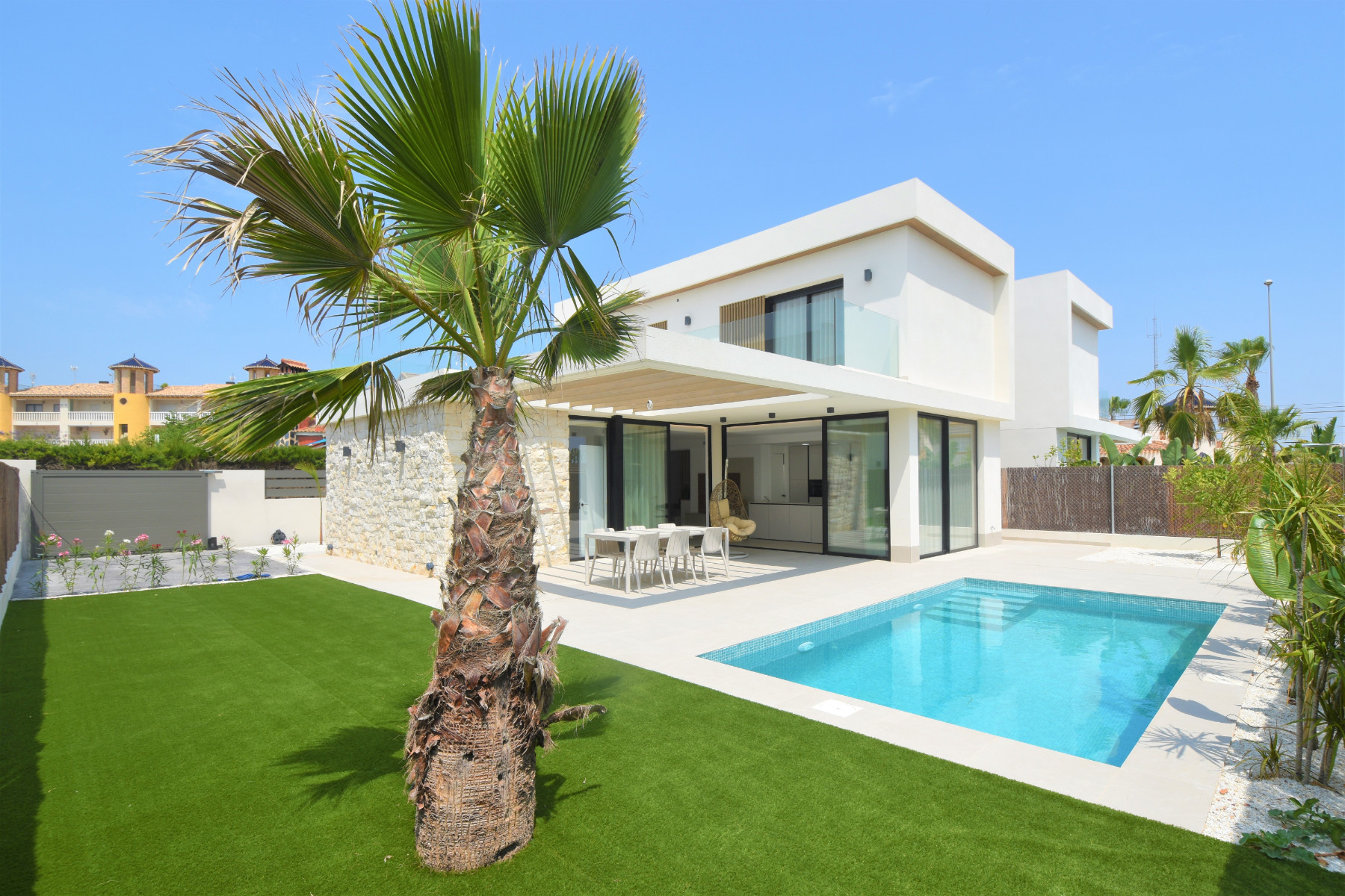 Resale - 3 Bedroom 2 Bathroom Villa in Orihuela Costa - Lomas de Cabo Roig - Alicante