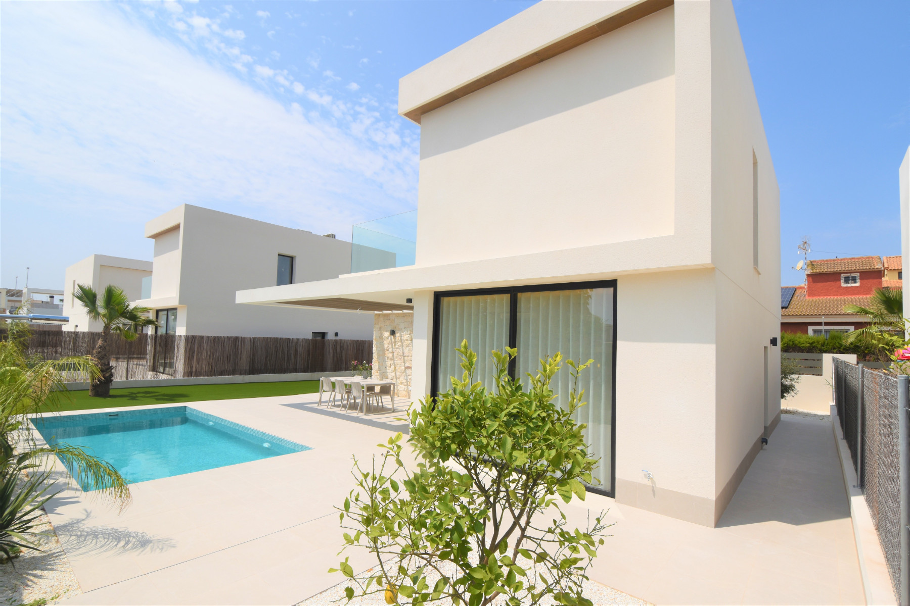 Resale - 3 Bedroom 2 Bathroom Villa in Orihuela Costa - Lomas de Cabo Roig - Alicante