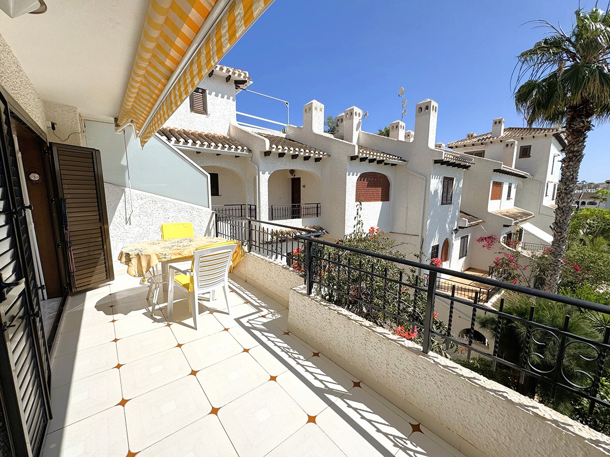 Resale - 3 Bedroom 2 Bathroom Flat / Apartment in Orihuela Costa - Cabo Roig - Alicante