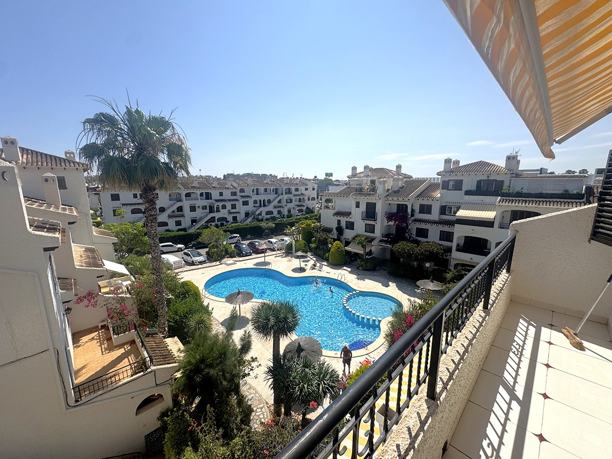 Resale - 3 Bedroom 2 Bathroom Flat / Apartment in Orihuela Costa - Cabo Roig - Alicante