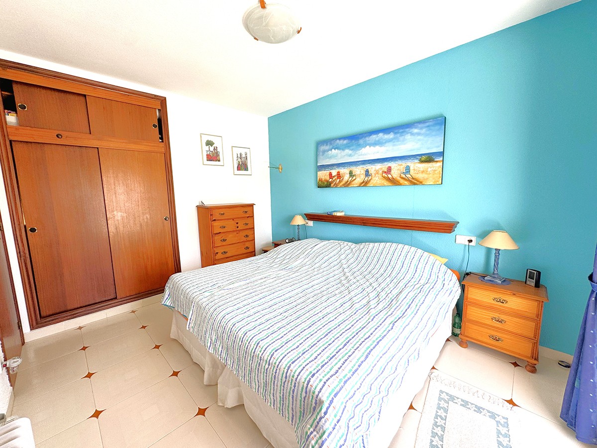 Resale - 3 Bedroom 2 Bathroom Flat / Apartment in Orihuela Costa - Cabo Roig - Alicante